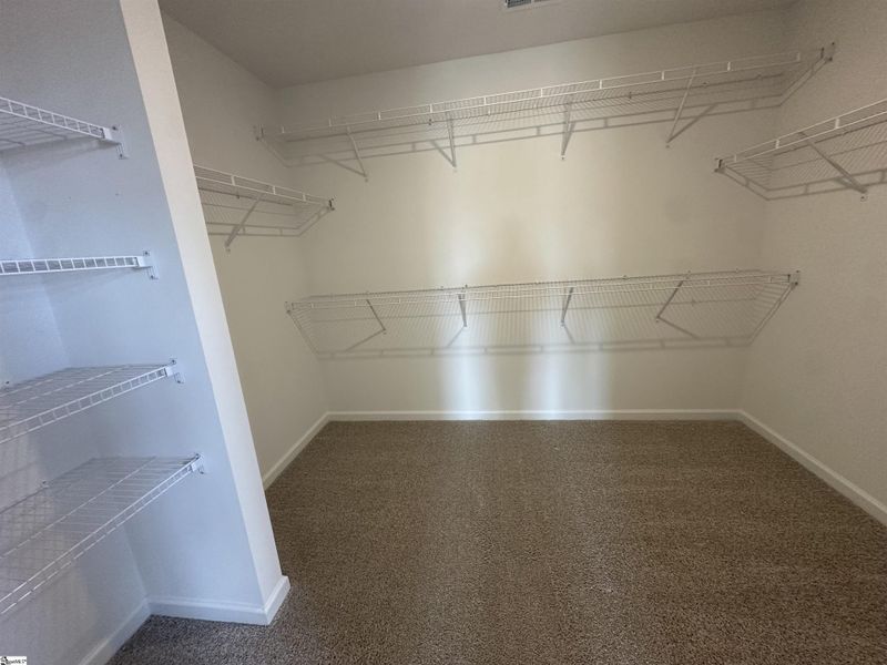 Spacious, unfurnished interior of a new home in Shiloh Trail, Wellford (Image 30).