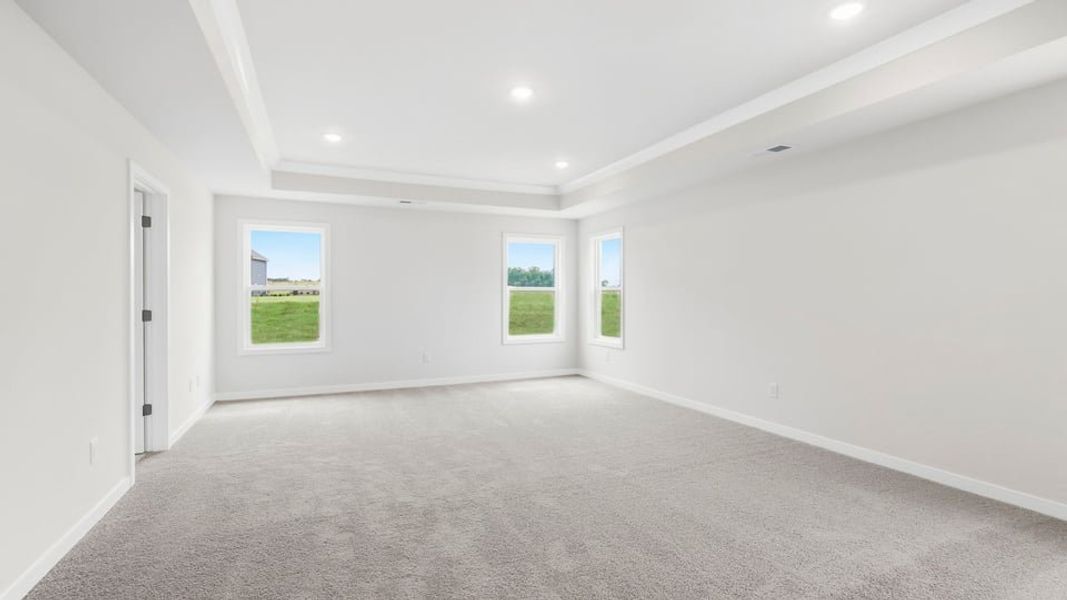 Spacious, unfurnished interior of a new home in Sycamore Cove, Woodruff (Image 34).