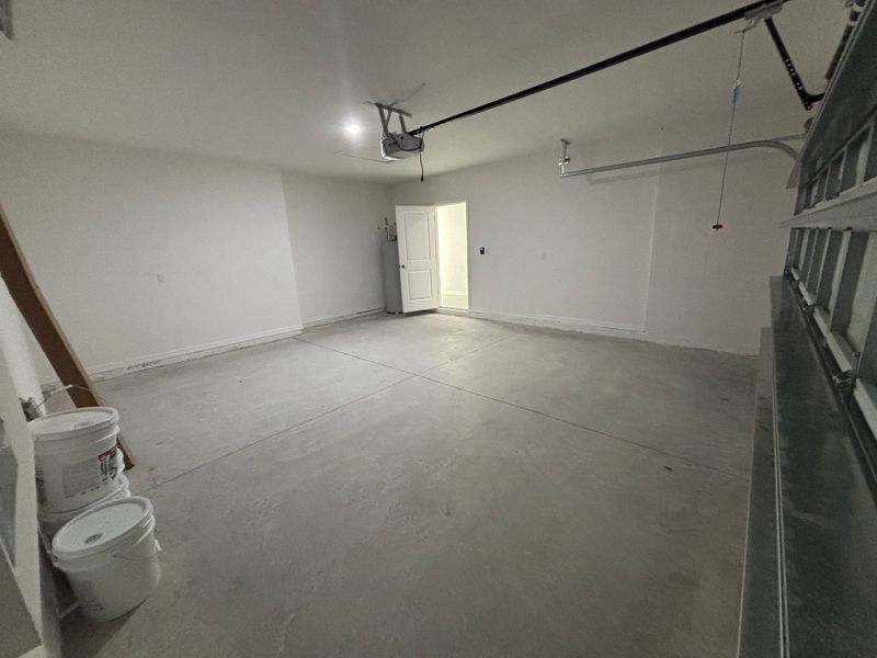 Spacious, unfurnished interior of a new home in Lehigh Acres, Lehigh Acres (Image 21).