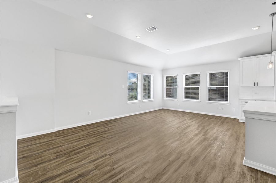 Spacious, unfurnished interior of a new home in Aldine Pines, Houston (Image 16).