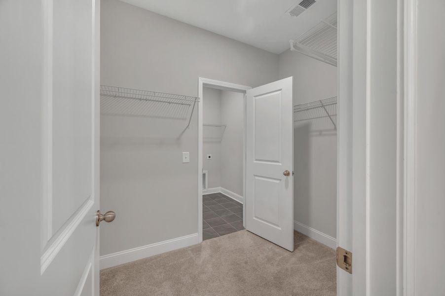 Spacious, unfurnished interior of a new home in , Summerville (Image 16).