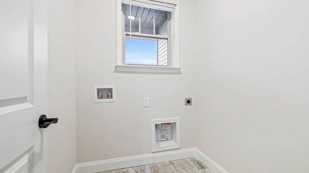 Spacious, unfurnished interior of a new home in Palmetto Valley, Anderson (Image 30).