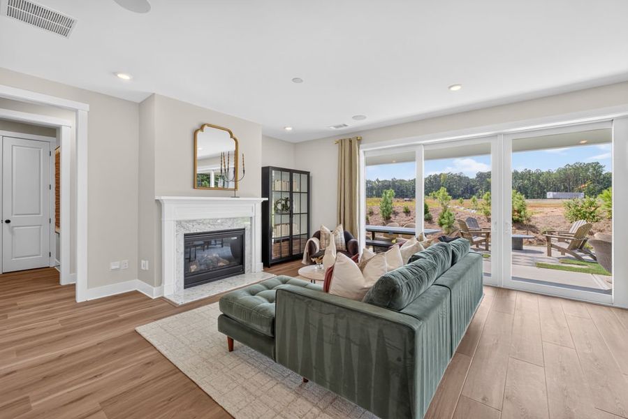 Representative furnished interior of a home built from the Wynfield by Pulte Homes in Everhour, Newnan (Image 65).