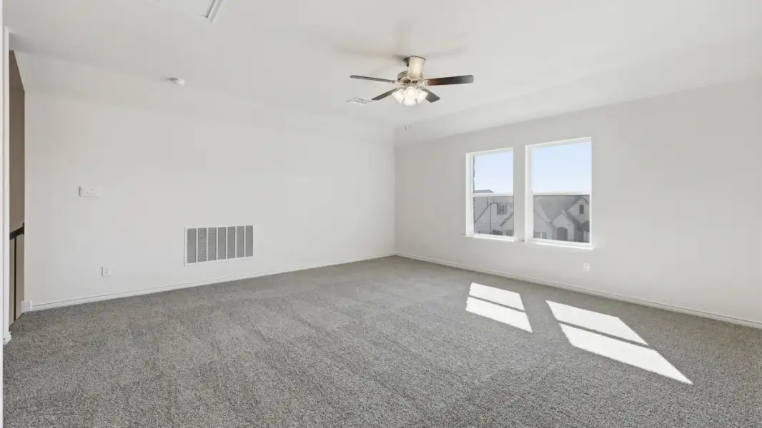 Spacious, unfurnished interior of a new home in Madera, Royse City (Image 30).