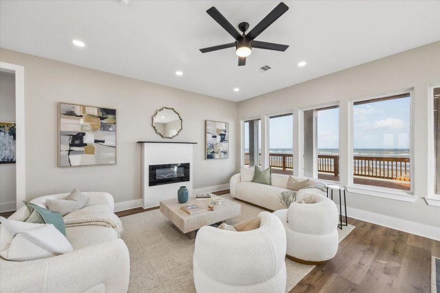 Spectacular living area with views of the beach! Spectacular living area with views of the beach!