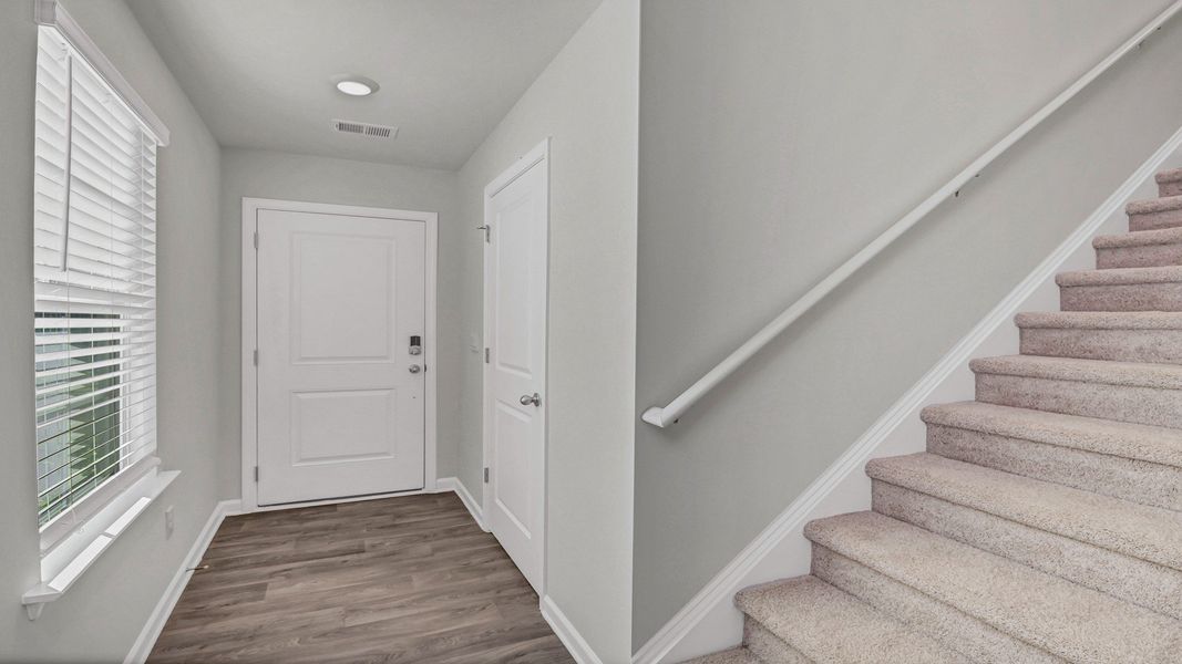 Spacious, unfurnished interior of a new home in Gates Village, Lugoff (Image 21).