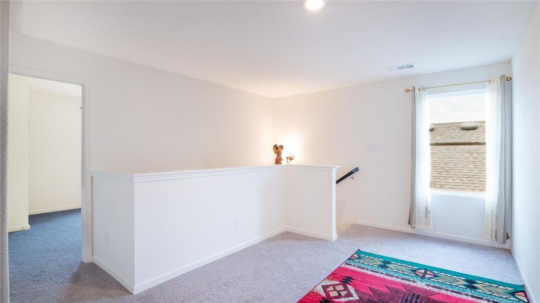 Spacious, unfurnished interior of a new home in Ranch at Duck Creek, Fort Worth (Image 22).