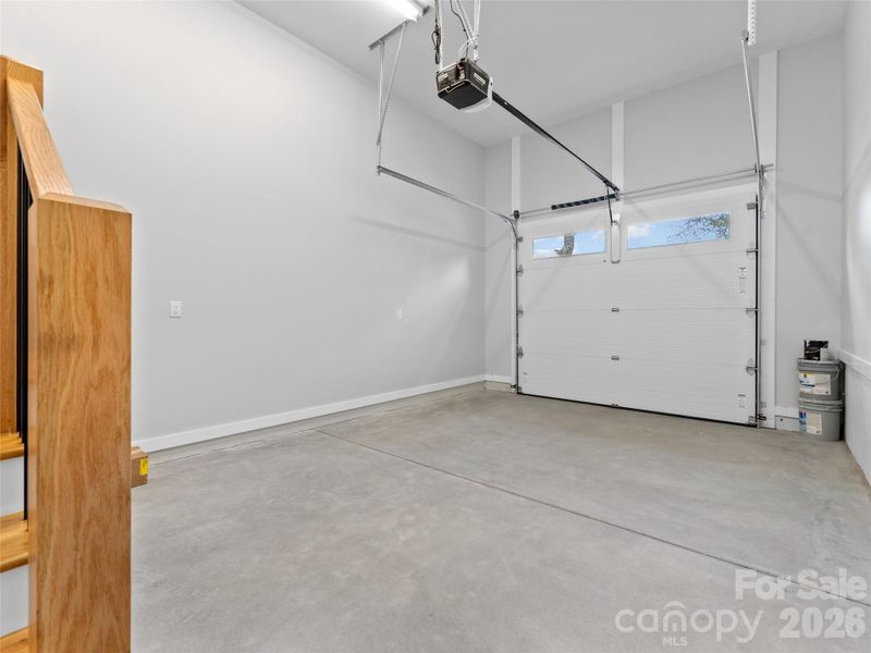Spacious, unfurnished interior of a new home in , Brevard (Image 25).