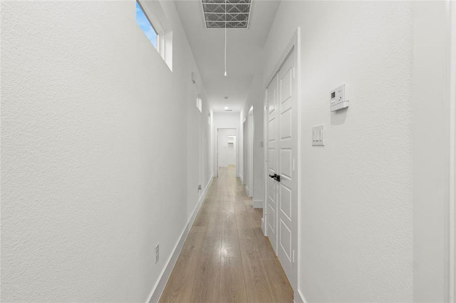 Spacious, unfurnished interior of a new home in , Dallas (Image 18).