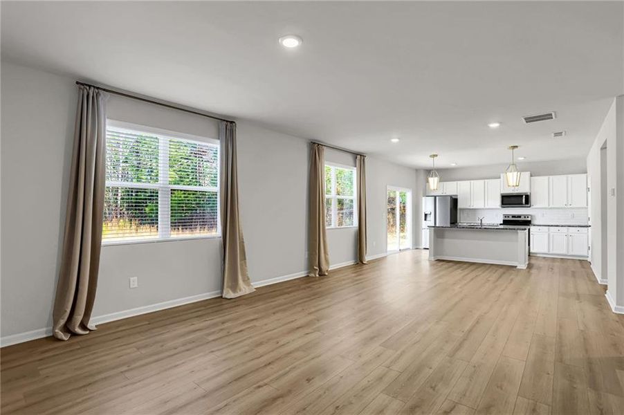 Spacious, unfurnished interior of a new home in Summit Pointe, Dallas (Image 15).