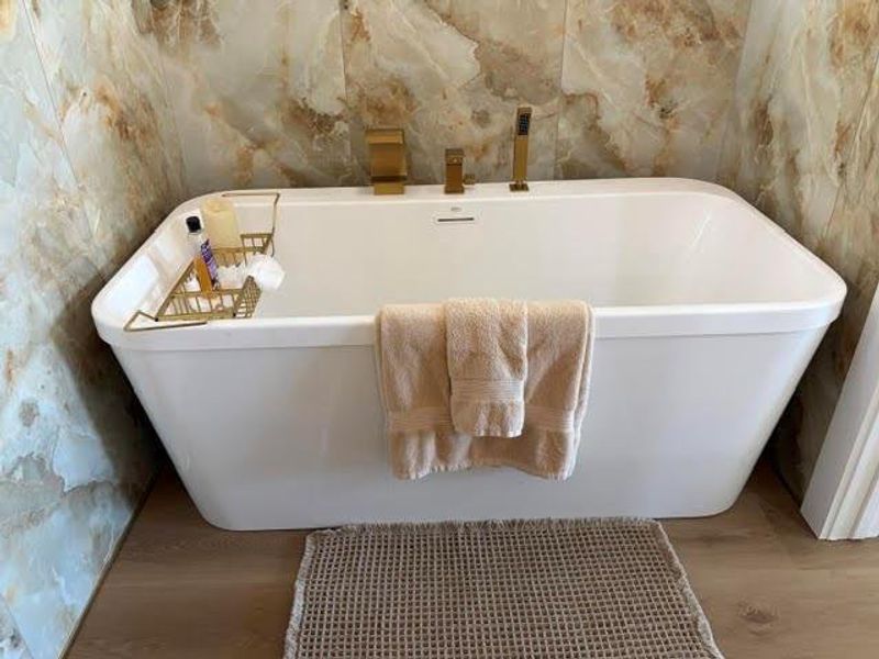 Close-up of interior finishes inside a home in , El Campo (Image 21).