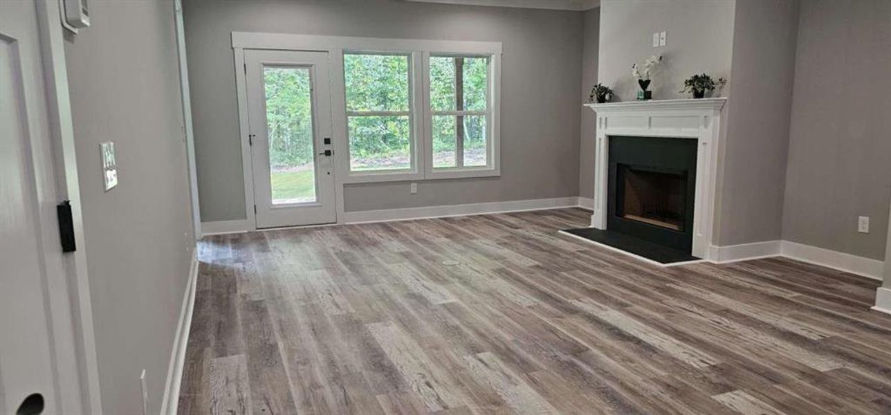 Spacious, unfurnished interior of a new home in , Villa Rica (Image 9). Spacious, unfurnished interior of a new home in , Villa Rica (Image 9).