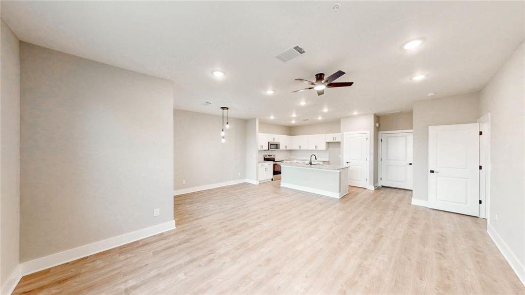 Spacious, unfurnished interior of a new home in , Denton (Image 17).