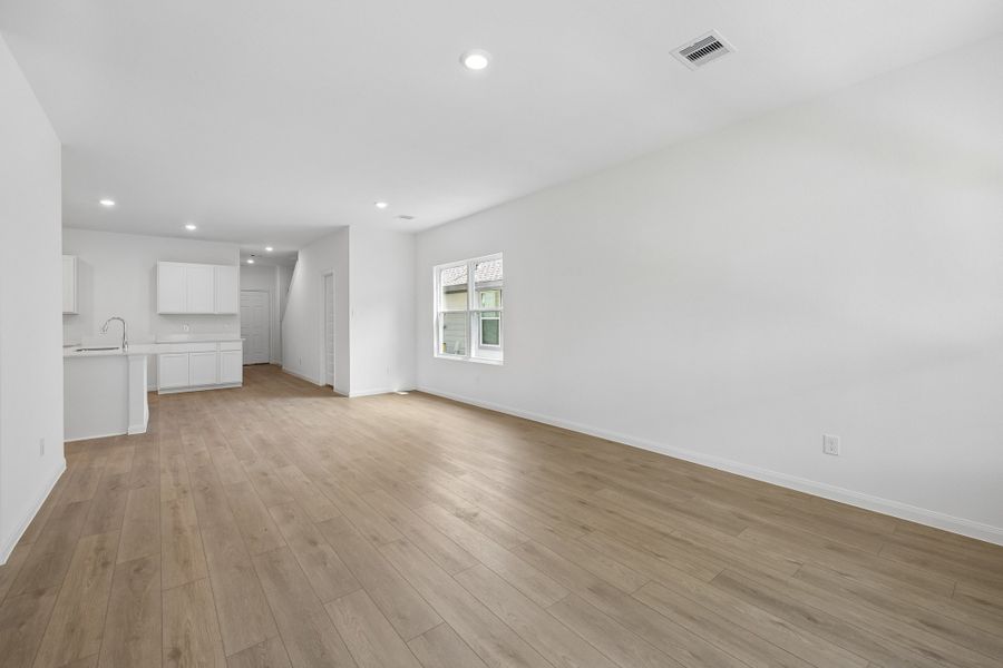 Spacious, unfurnished interior of a new home in Magnolia Springs, Montgomery (Image 14). Spacious, unfurnished interior of a new home in Magnolia Springs, Montgomery (Image 14).