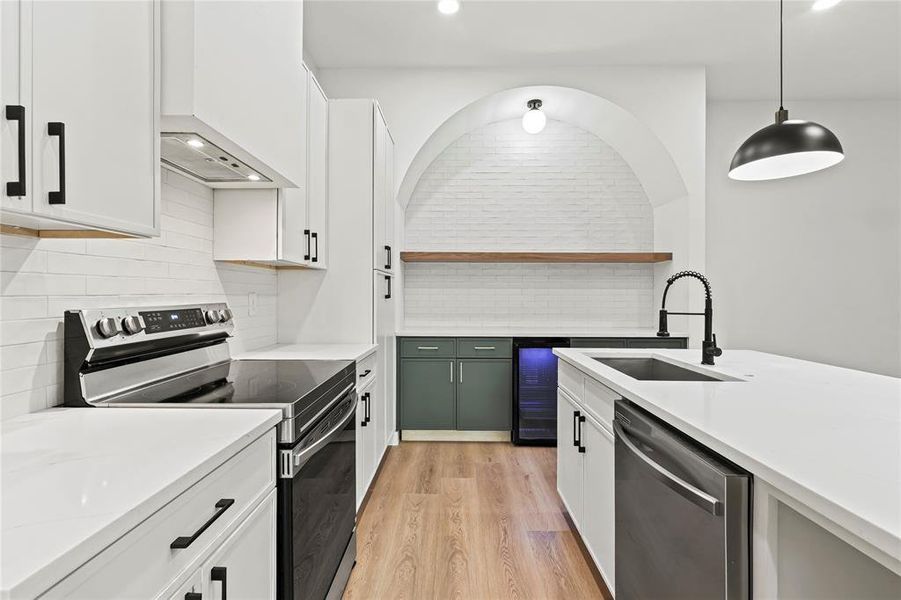 Furnished interior view inside a new home in , Dallas (Image 9).