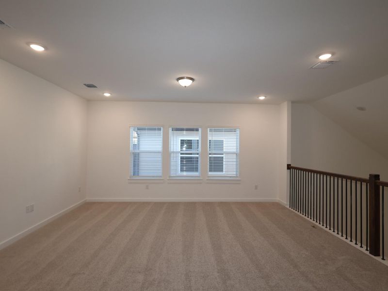 Spacious, unfurnished interior of a new home in Edgewood, Leander (Image 11).