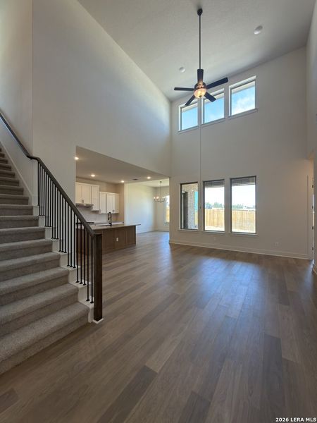 Spacious, unfurnished interior of a new home in Ladera - 50s, San Antonio (Image 14).