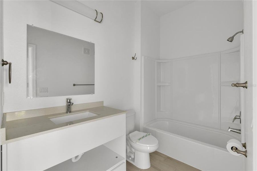 Furnished interior view inside a new home in , Orlando (Image 7).