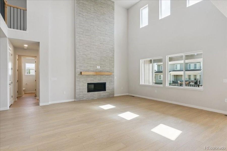 Spacious, unfurnished interior of a new home in Trails at Smoky Hill, Parker (Image 15).