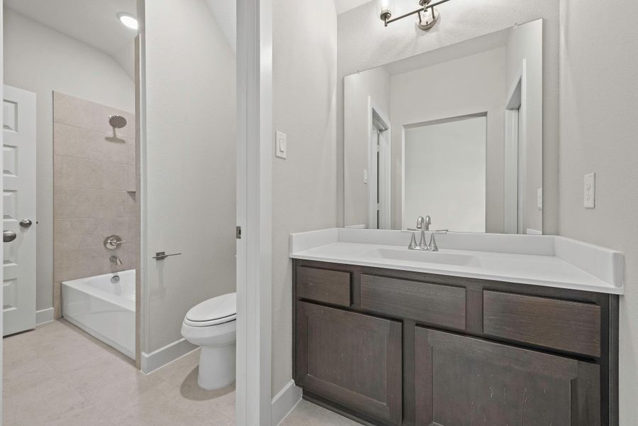 Furnished interior view inside a new home in Candela, Richmond (Image 6).