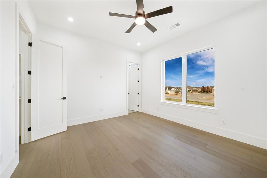 Spacious, unfurnished interior of a new home in , Heath (Image 21).