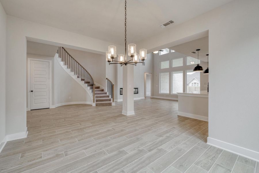 Spacious, unfurnished interior of a new home in The Colony, Bastrop (Image 18).