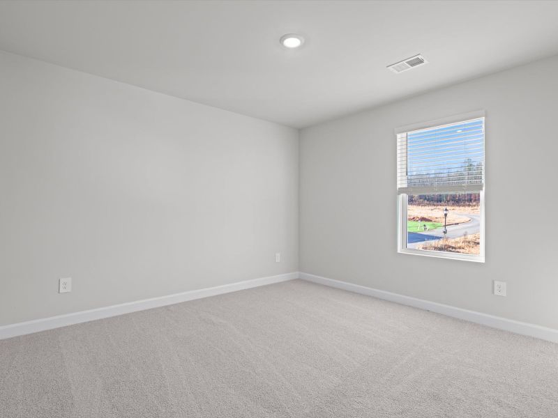 Spacious, unfurnished interior of a new home in Wexford Park, Fountain Inn (Image 17).