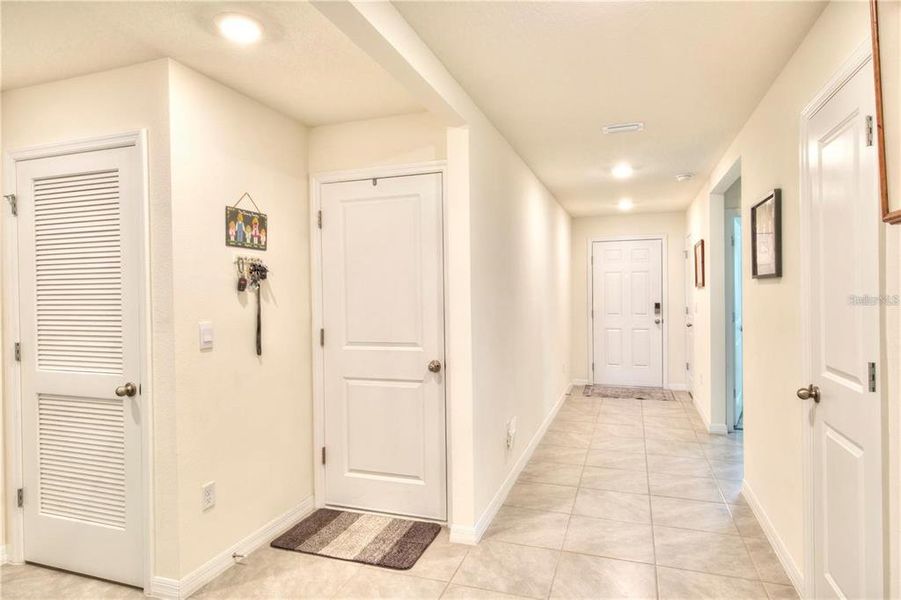Spacious, unfurnished interior of a new home in , Zephyrhills (Image 21).