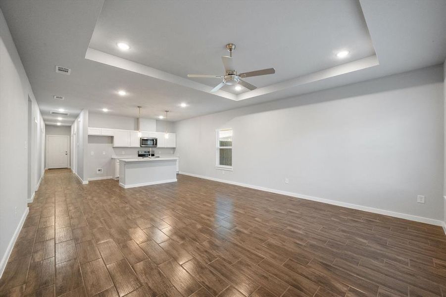 Spacious, unfurnished interior of a new home in , Corsicana (Image 33).