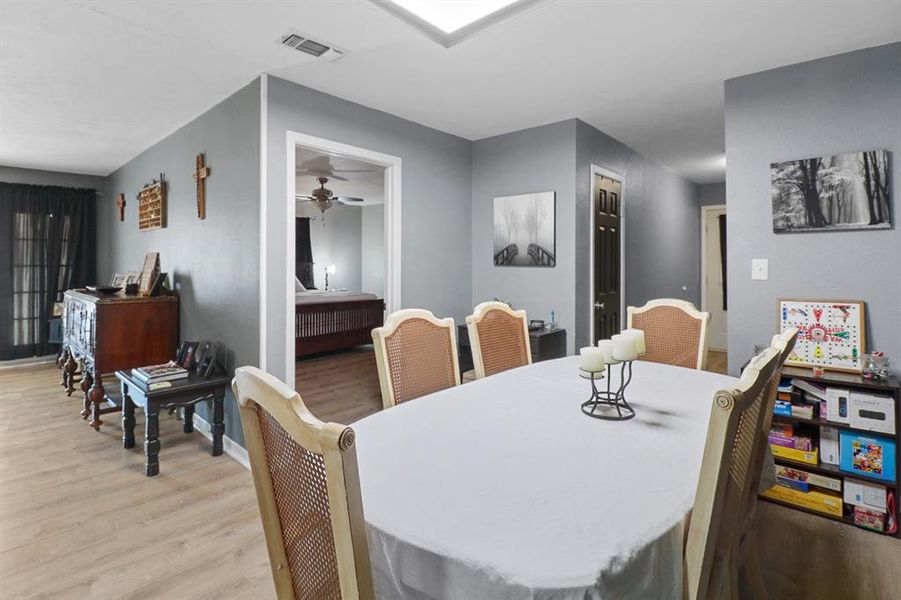 Furnished interior view inside a new home in , Santa Anna (Image 3).