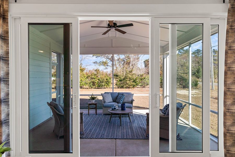 Representative exterior details of a home built from the The Hampton by RobuckHomes in Windwater, Hampstead (Image 38).