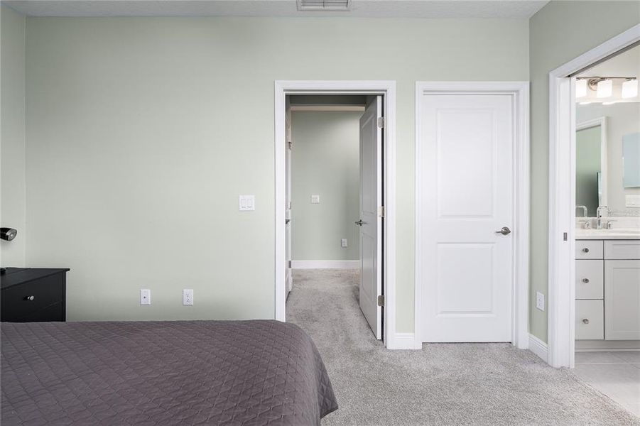 Spacious, unfurnished interior of a new home in , Parrish (Image 21).