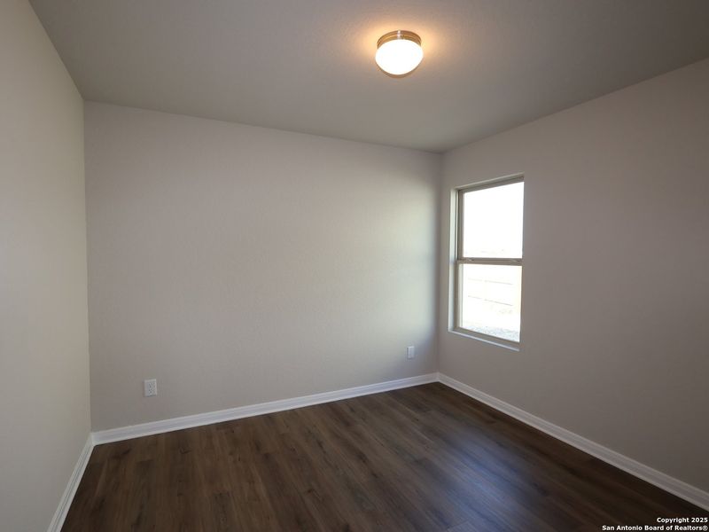 Spacious, unfurnished interior of a new home in Blue Ridge Ranch, San Antonio (Image 30).
