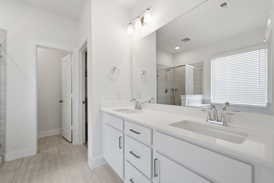 Furnished interior view inside a new home in Ashland, Angleton (Image 8).