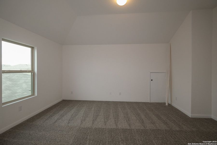 Spacious, unfurnished interior of a new home in Winding Brook, San Antonio (Image 18). Spacious, unfurnished interior of a new home in Winding Brook, San Antonio (Image 18).