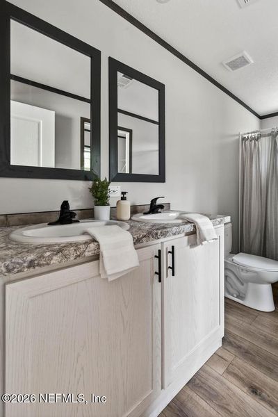 Furnished interior view inside a new home in , Middleburg (Image 43).