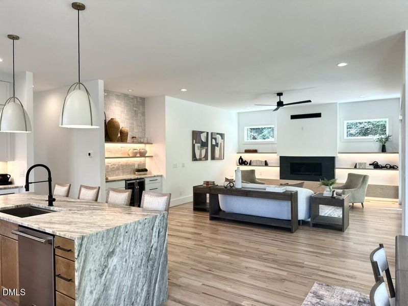 7BFD2F80-C23F-4102-9FFE-20E5C4AEBC6E_1_1