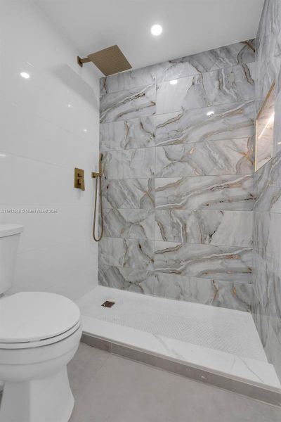 Furnished interior view inside a new home in , West Palm Beach (Image 10).