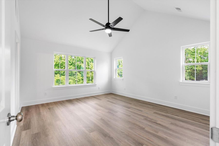 Spacious, unfurnished interior of a new home in , Charleston (Image 30).