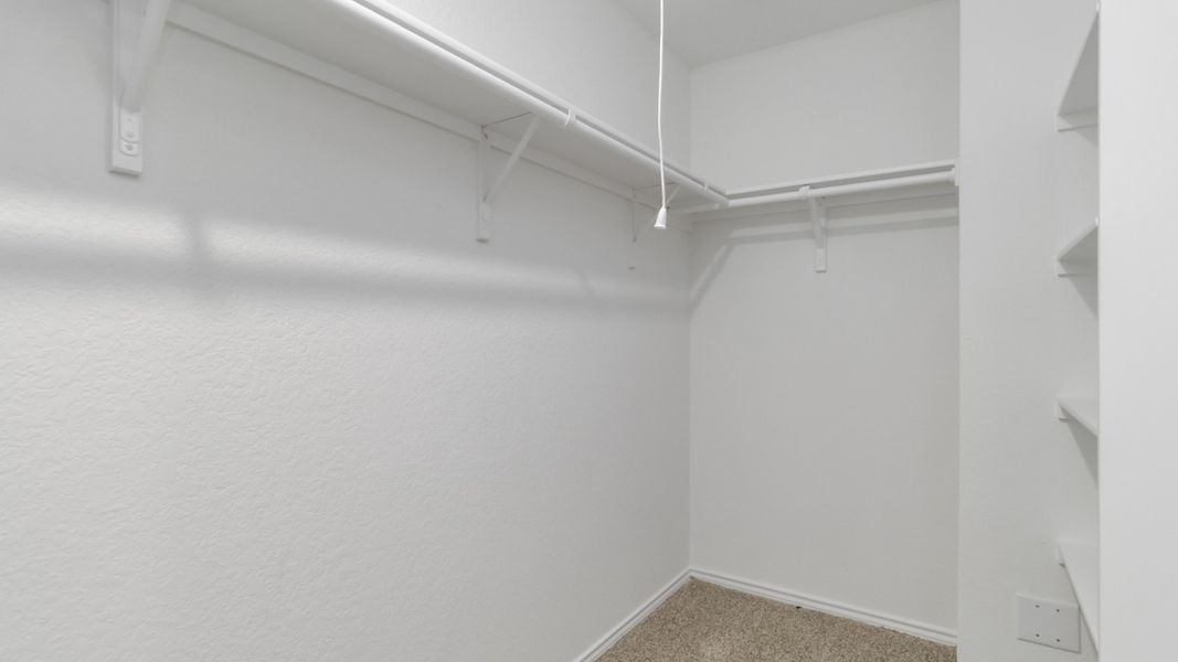 Representative unfurnished interior of a home built from the T30B Barton by D.R. Horton in Riverfield, Josephine (Image 14).