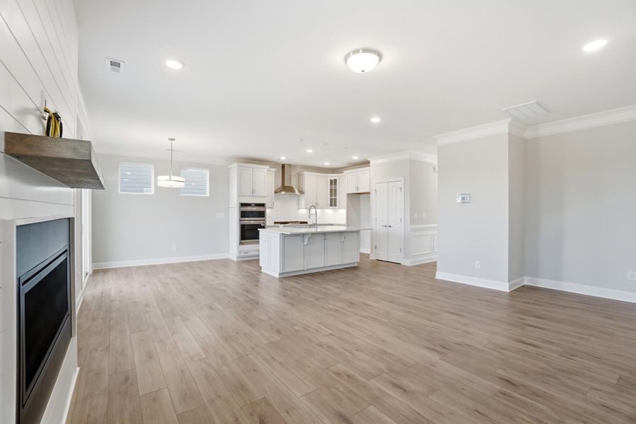 Spacious, unfurnished interior of a new home in Summerlin, Mooresville (Image 29).