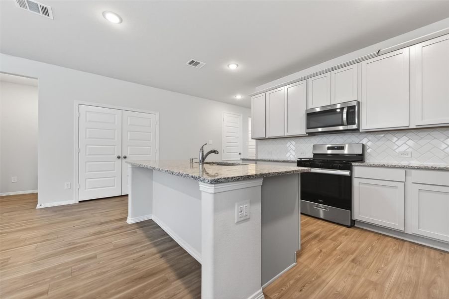 Furnished interior view inside a new home in , Tomball (Image 12).
