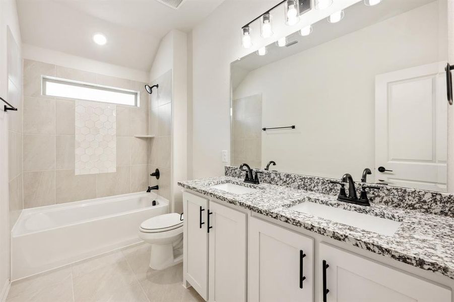 Furnished interior view inside a new home in Glenwood Meadows, Argyle (Image 13).