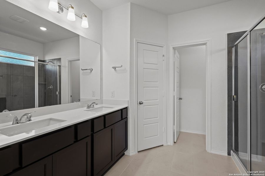 Furnished interior view inside a new home in Davis Ranch, San Antonio (Image 9).