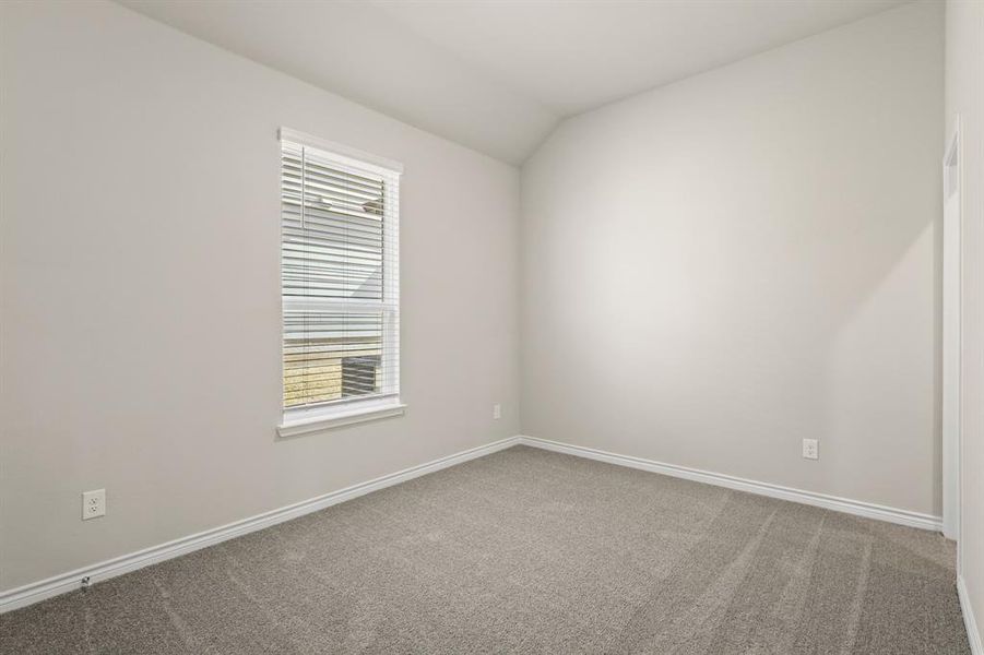 Spacious, unfurnished interior of a new home in Rocky Creek Crossing, Fort Worth (Image 21).