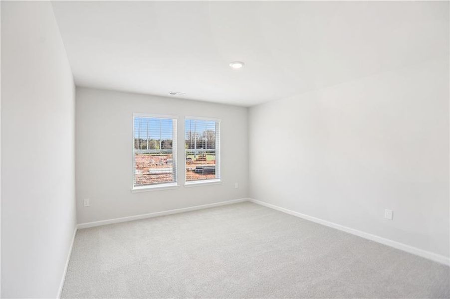Spacious, unfurnished interior of a new home in Westmont Preserve, Powder Springs (Image 38).