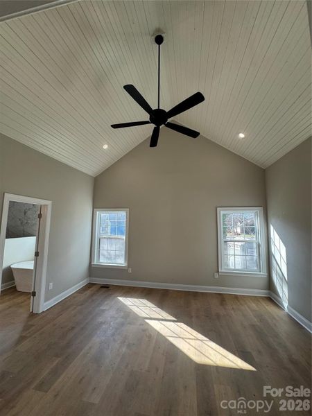 Spacious, unfurnished interior of a new home in , Fort Mill (Image 9).