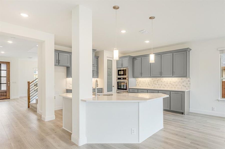 Furnished interior view inside a new home in Ridgepoint, Midlothian (Image 11).