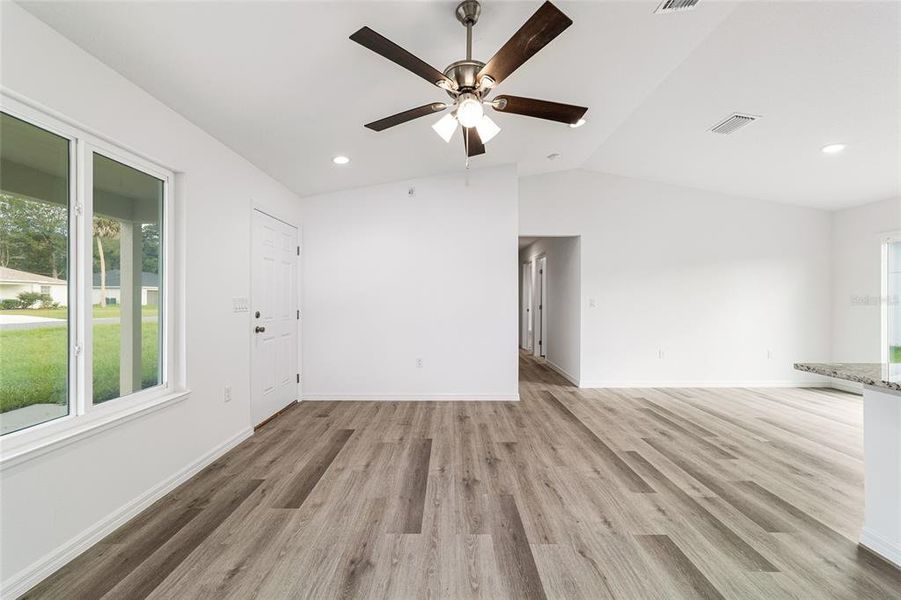 Spacious, unfurnished interior of a new home in , Silver Springs (Image 34).