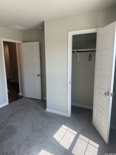Spacious, unfurnished interior of a new home in Jordan's Ranch, San Antonio (Image 21).